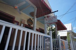 Vinos Wine Bar & Shop 810 Duval Key West.jpg